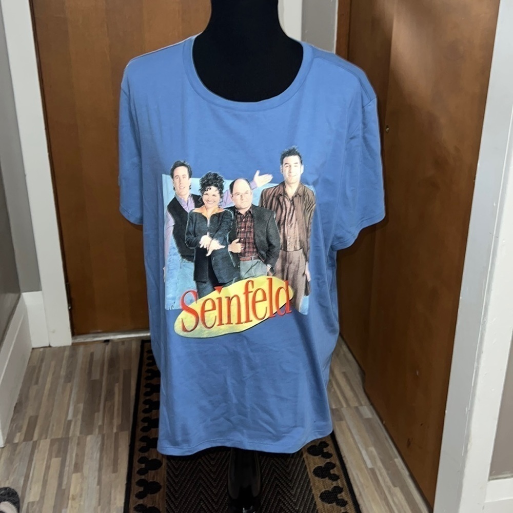 Womens Seinfeld graphic short sleeved tee!
